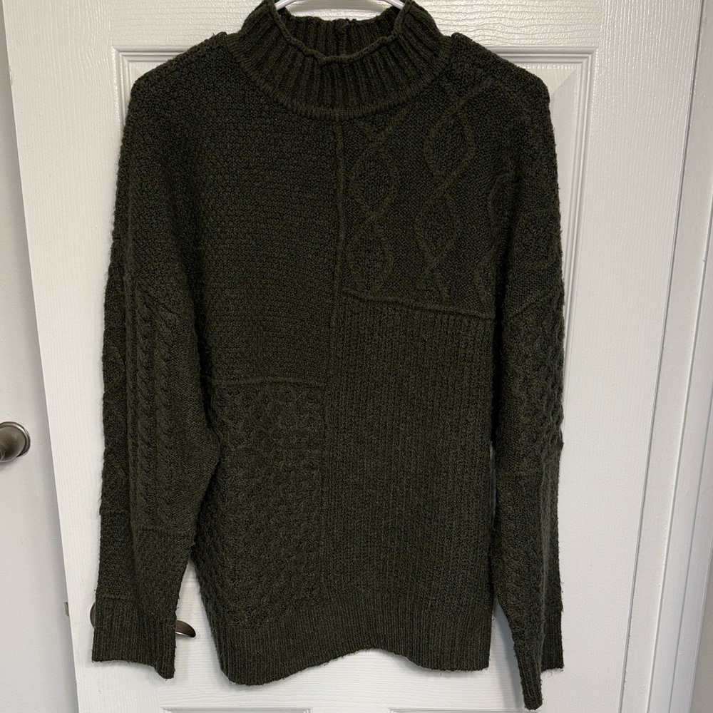 American Eagle Outfitters Turtleneck Olive Green Knit Sweater size M